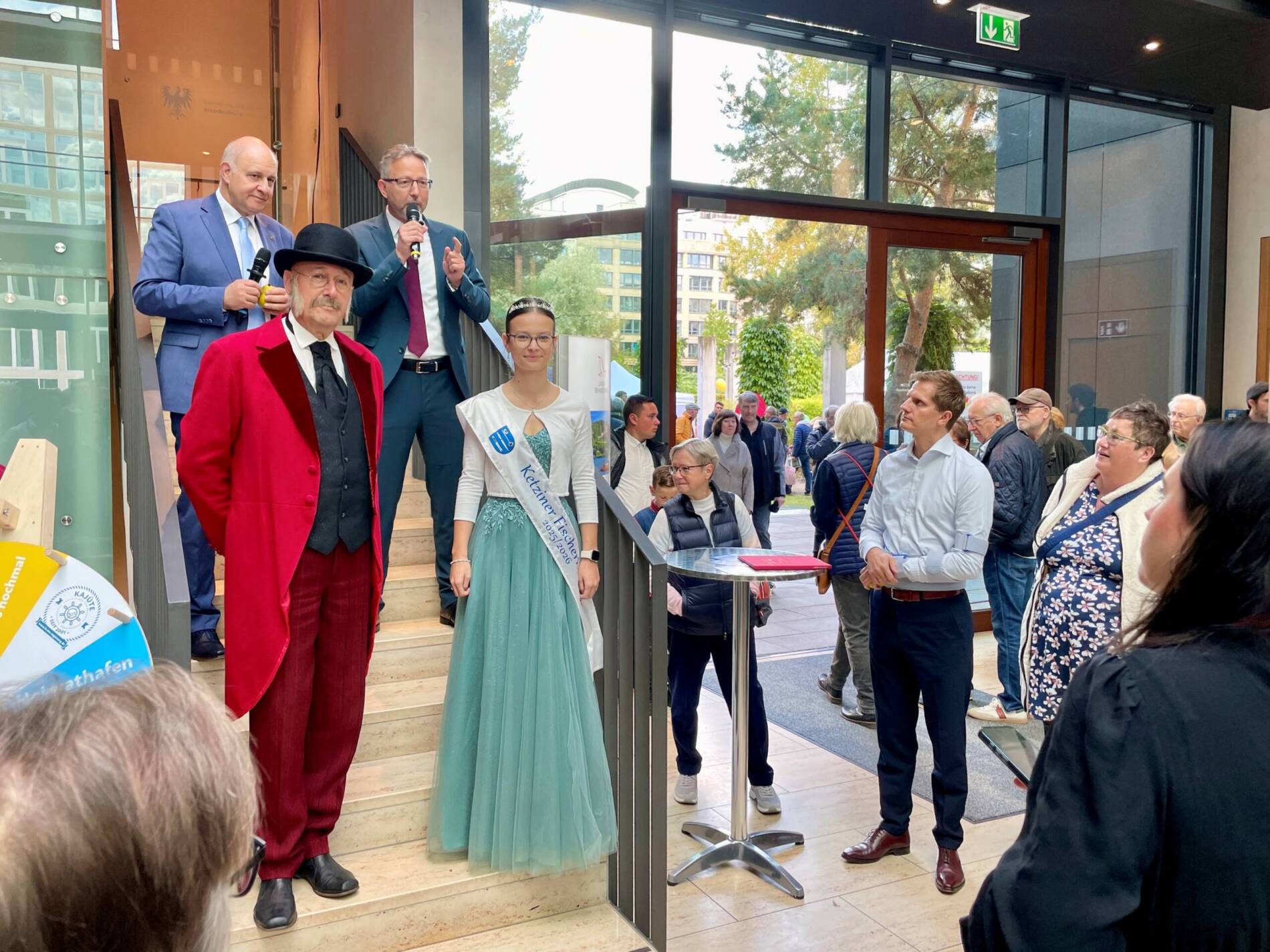 1_Landräte, Fontane, Fischerkönigin