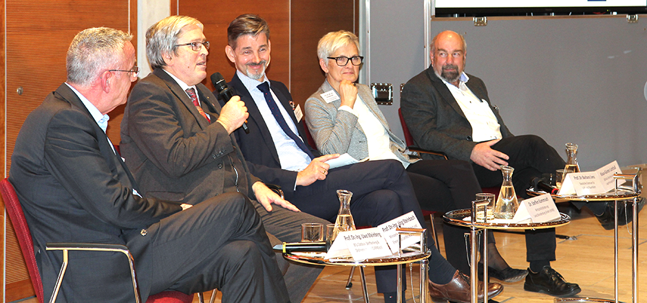 v. li. n. re.: Uwe Meinberg, Minister Steinbach, Steffen Kammradt (WFBB), Barbara Lenz, Klaus-Günter Lichtfuß.
